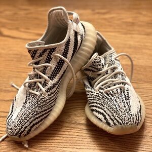 Yeezy Boost 350 Zebra Stripe
